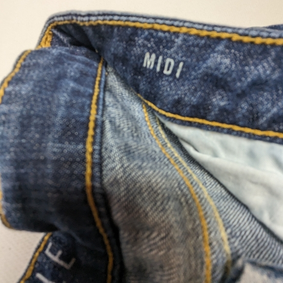 Aeropostale Women's Shorts size 0 Midi medium wash distressed Q-1 - Picture 4 of 8